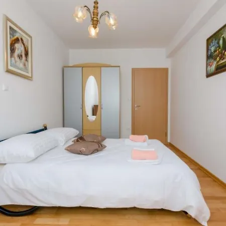 Omega Cert - Hr-09851-01 By Interhome Appartement Crikvenica