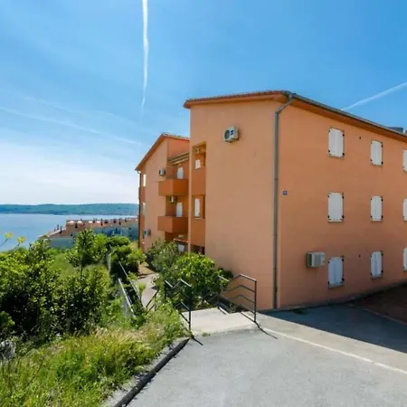 Appartement Omega Cert - Hr-09851-01 By Interhome Crikvenica